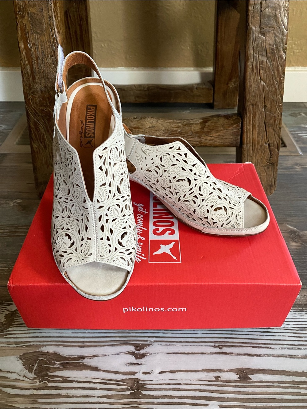 🤍Rare Pikolinos🤍Cream Laser-Cut Lace Look Leather Slingback Sandals - Picture 13 of 16